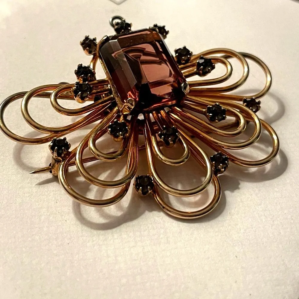 1920s Art Deco Gold Filled Brooch Pendant – Amethyst-Colored Stone – Estate Find - Picture 3 of 17